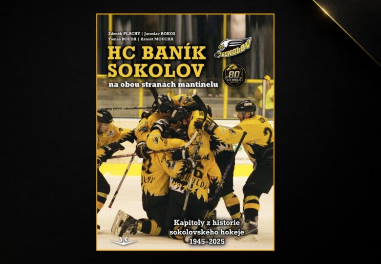 Obálka knihy HC Baník Sokolov na obou stranách mantinelu